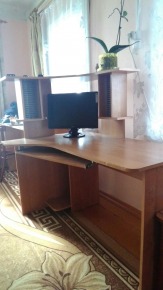Угловой компьютерный стол